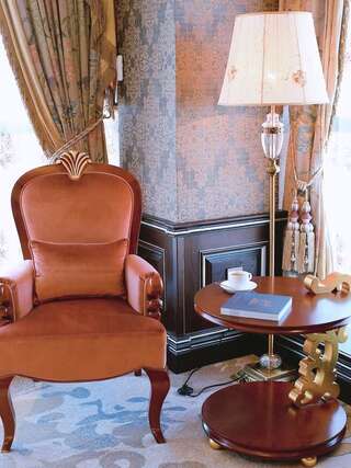 Отель Hotels & Preference Hualing Tbilisi Тбилиси Люкс «Премиум»-9