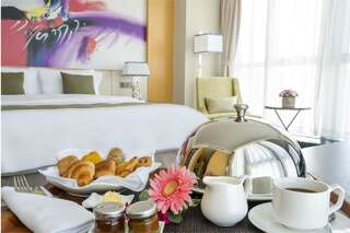 Отель Hotels & Preference Hualing Tbilisi Тбилиси Клубный двухместный номер с 1 кроватью-6