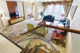 Отель Hotels & Preference Hualing Tbilisi Тбилиси Двухуровневый люкс-9