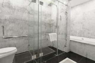 Отель Hotels & Preference Hualing Tbilisi Тбилиси Двухуровневый люкс-1