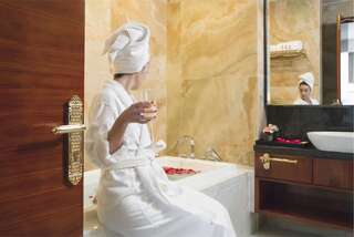 Отель Hotels & Preference Hualing Tbilisi Тбилиси Стандартный двухместный номер с 1 кроватью-4